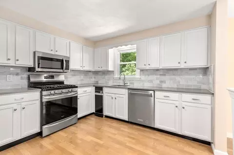 31 Nick Ln, Maynard, MA 01754 photo 5