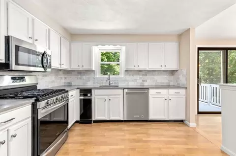 31 Nick Ln, Maynard, MA 01754 photo 4