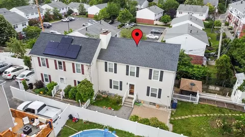 37 June St # b, Boston, MA 02131