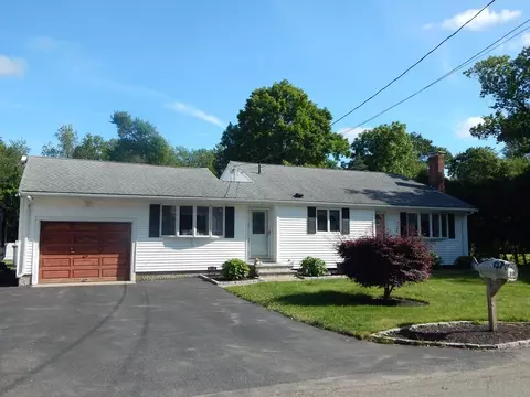 39 East St, Avon, MA 02322
