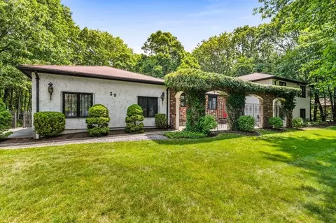 39 Castle Dr, Sharon, MA 02067