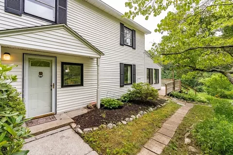 99 Woodland Hts, Palmer, MA 01069