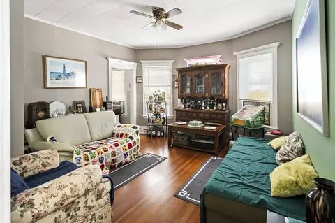 21 Dowse St, Everett, MA 02149 photo 4