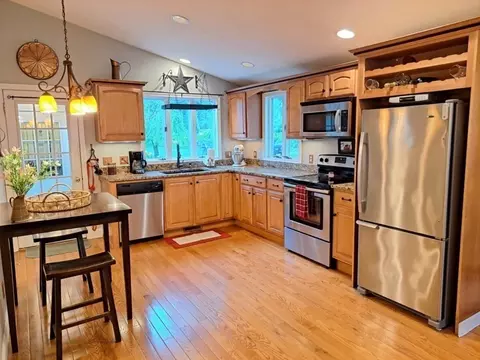 14 Marble Rd, Sutton, MA 01590 photo 4