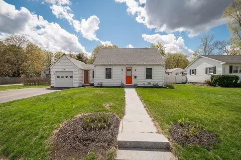 16 Lanen Ave, Groveland, MA 01834