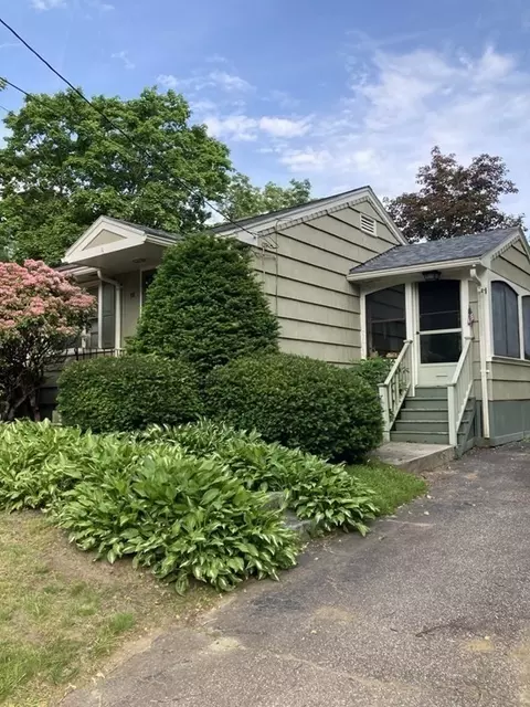 78 Cherry St, Spencer, MA 01562 photo 2