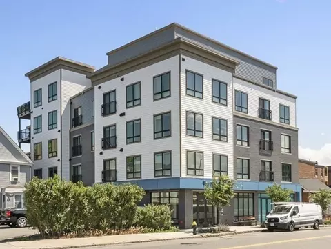 214 Market St #204, Boston, MA 02135