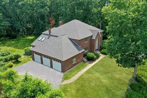 15 Covey Rd, Walpole, MA 02081