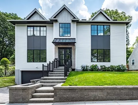 142 Bellingham Rd, Brookline, MA 02467