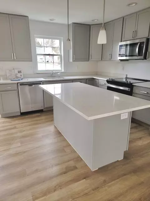 215 High St #5, Taunton, MA 02780