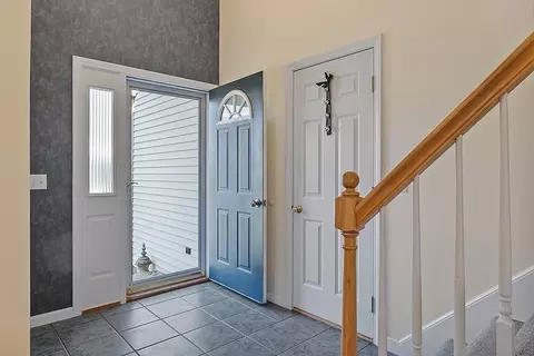 17 Etre Dr, Worcester, MA 01604 photo 4