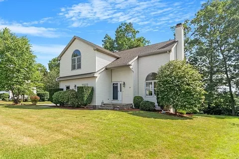 17 Etre Dr, Worcester, MA 01604 photo 2