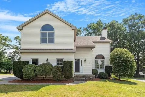17 Etre Dr, Worcester, MA 01604
