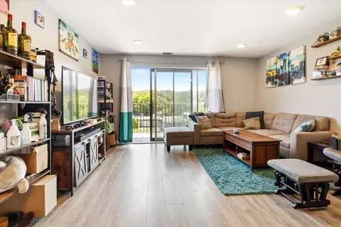 175 Clare Ave #E7, Boston, MA 02136