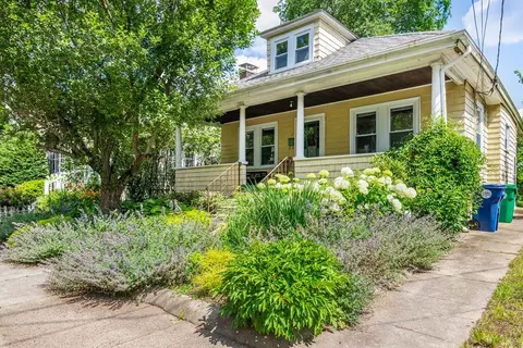 17 Elsworth Rd, Newton, MA 02465