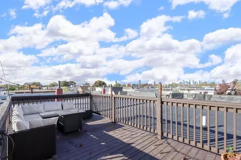 25 Romsey St #3, Boston, MA 02125