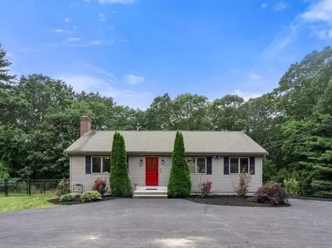 415 Creek St, Wrentham, MA 02093