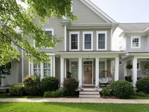 4 Blair Grn, Weymouth, MA 02190