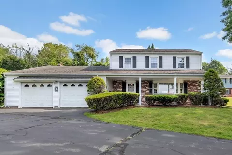 4 Edgehill Cir, Danvers, MA 01923 photo 2