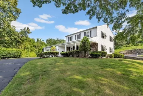 4 Edgehill Cir, Danvers, MA 01923
