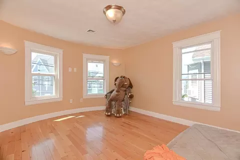 19 Waters Ave, Everett, MA 02149 photo 18