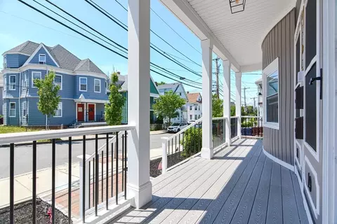 19 Waters Ave, Everett, MA 02149 photo 4