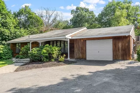 5 Blackstone St, Peabody, MA 01960