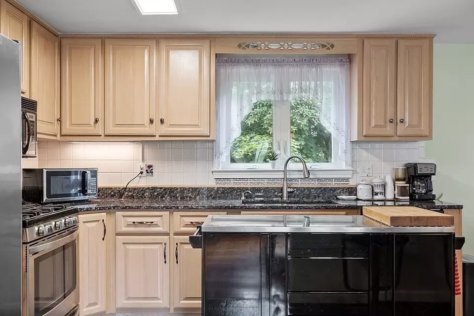  9 Harrison Ave, Peabody, MA 01960 photo 12