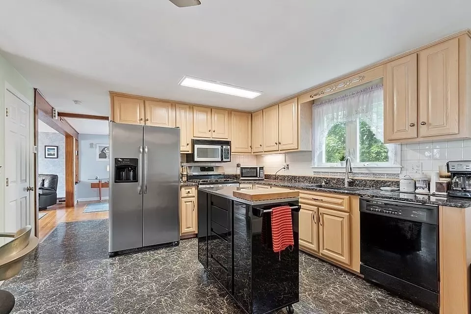  9 Harrison Ave, Peabody, MA 01960 photo 11