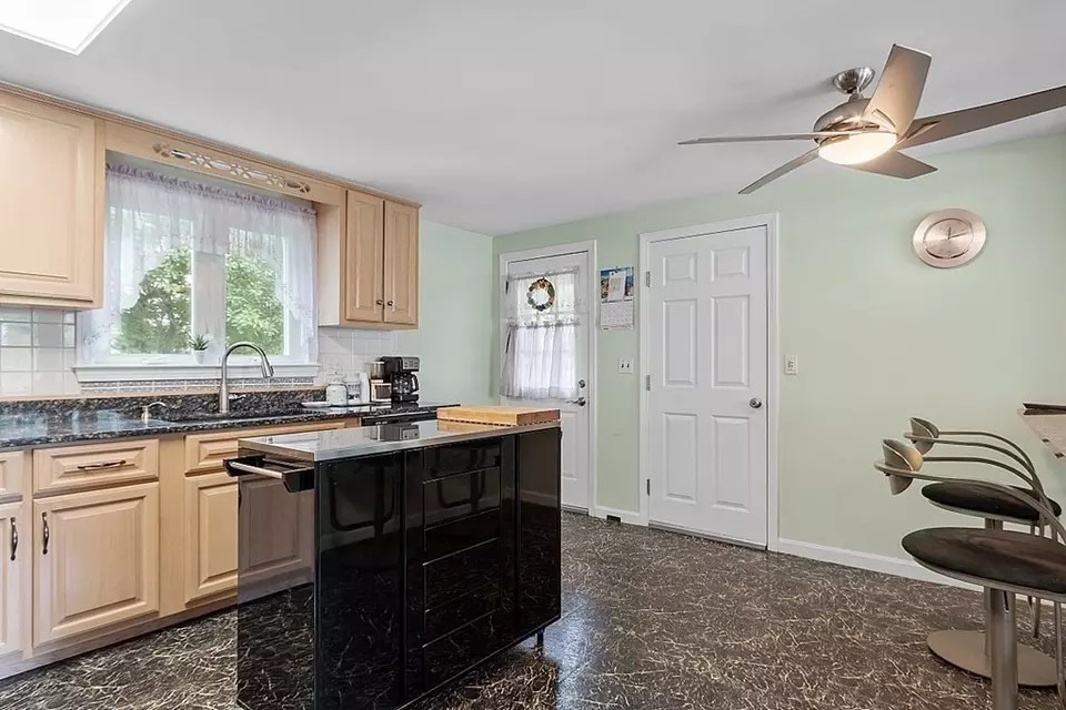  9 Harrison Ave, Peabody, MA 01960 photo 14