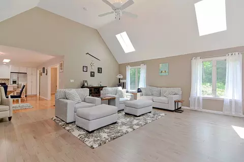28 Corbin Rd, Dudley, MA 01571 photo 10