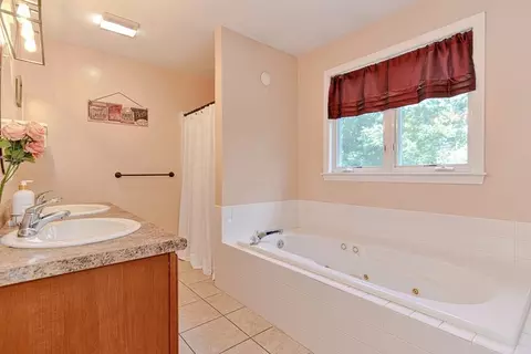 28 Corbin Rd, Dudley, MA 01571 photo 26