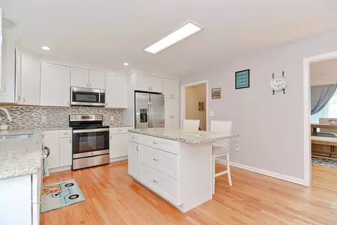 28 Corbin Rd, Dudley, MA 01571 photo 5