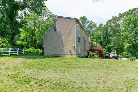 28 Corbin Rd, Dudley, MA 01571 photo 41