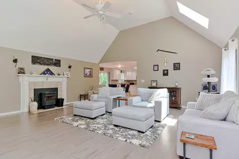 28 Corbin Rd, Dudley, MA 01571 photo 11