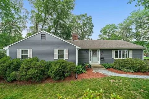 16 Summer Ln, Framingham, MA 01701