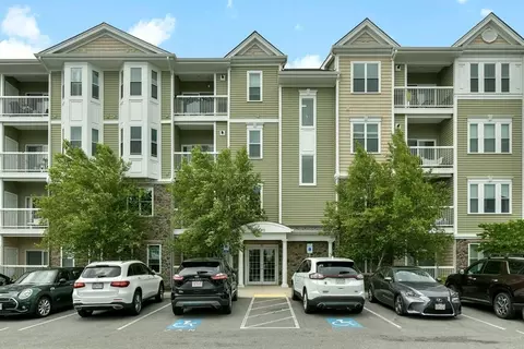 90 Trotter Rd #312, Weymouth, MA 02190