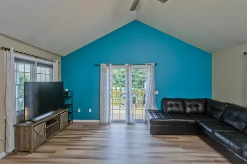 399 Kent Rd, Springfield, MA 01129 photo 8
