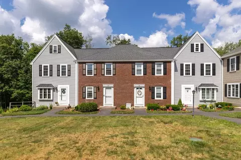 585 Turnpike St #29, Easton, MA 02375