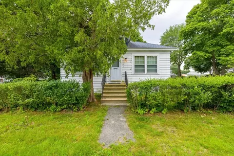 58 Edgewater Ave, Shrewsbury, MA 01545