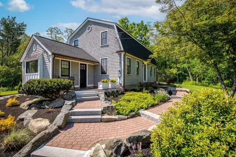 1 True Rd, Salisbury, MA 01952
