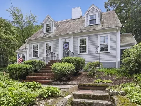24 Bellaire Rd, Boston, MA 02132