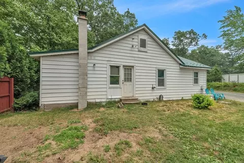 25 Eagle St, Southwick, MA 01077
