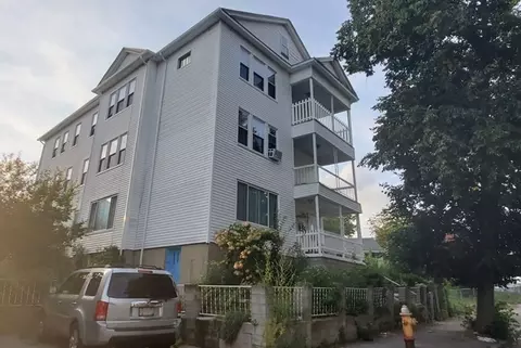 4 Loxwood St, Worcester, MA 01604