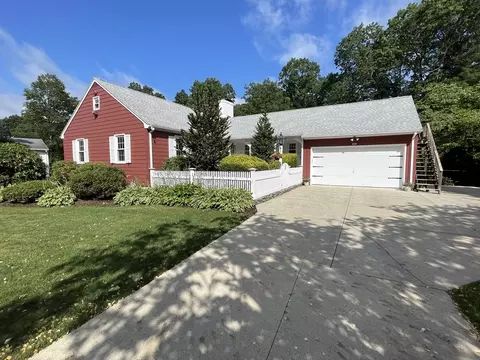 61 Norgate Rd, Attleboro, MA 02703