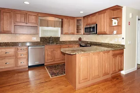 11 Cricket Dr, Sturbridge, MA 01566 photo 2
