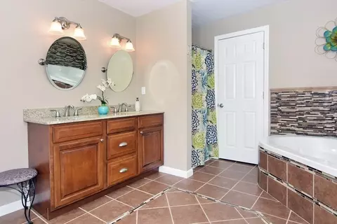 11 Cricket Dr, Sturbridge, MA 01566 photo 21