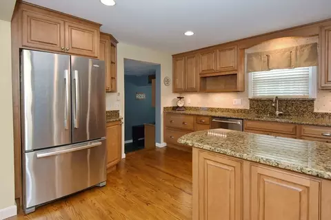 11 Cricket Dr, Sturbridge, MA 01566 photo 4