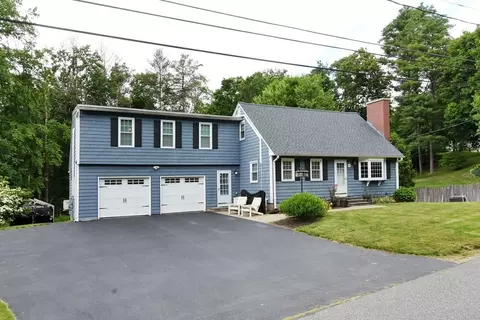 11 Cricket Dr, Sturbridge, MA 01566