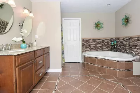 11 Cricket Dr, Sturbridge, MA 01566 photo 23